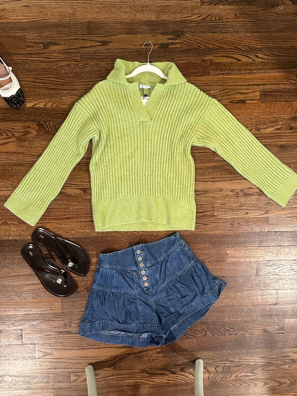 Zara Lightweight Green/Chartreuse Ribbed V-Neck Sweater